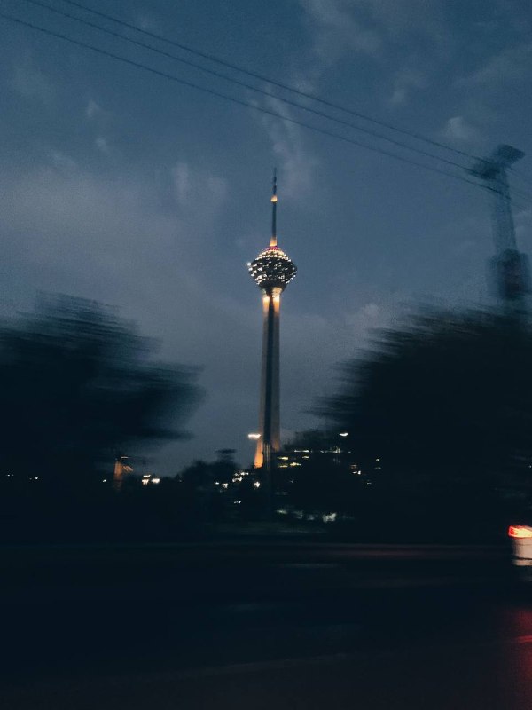 تنها، تار، برج میلاد.